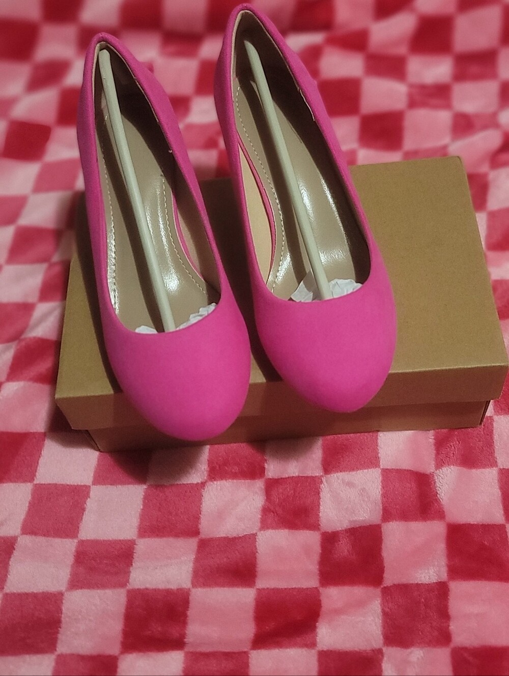 Fuchsia Suede Women’s Pumps - Classic Mid Heel - Picture 2 of 6